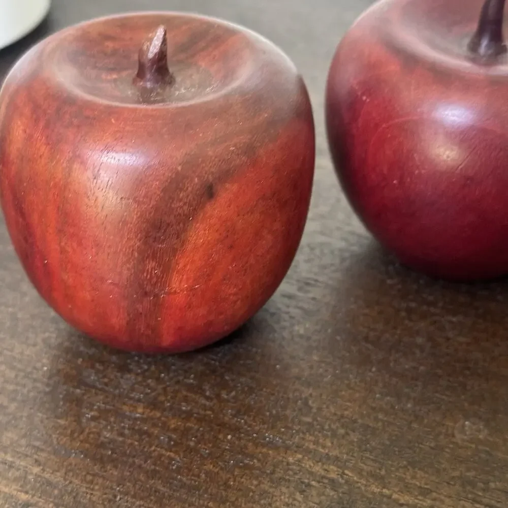 VTG Wooden Apples Set 4 Hand Carved Country Farmhouse Primitive Teachers Decor